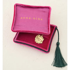 Anna + Nina Medaljon Love