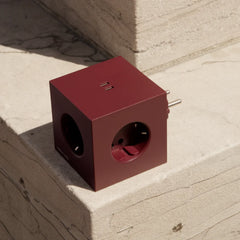 Square 2 Mulberry Red USB-C brenda Avolt