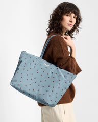 Wouf Shopper Torba Polka na ramenu modela