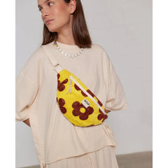 Wouf Torbica oko struka Phi Phi na modelu