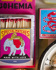 Kutija šibica Elephant and Cheetah uz svijeće i posuđe