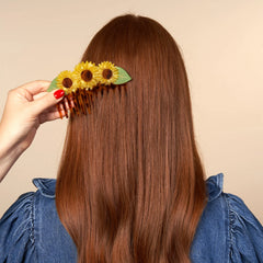 Coucou Suzette Češalj za kosu Sunflower na modelu