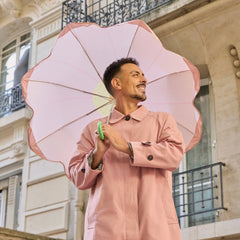 Coucou Suzette Kišobran Sakura - otvoren na modelu