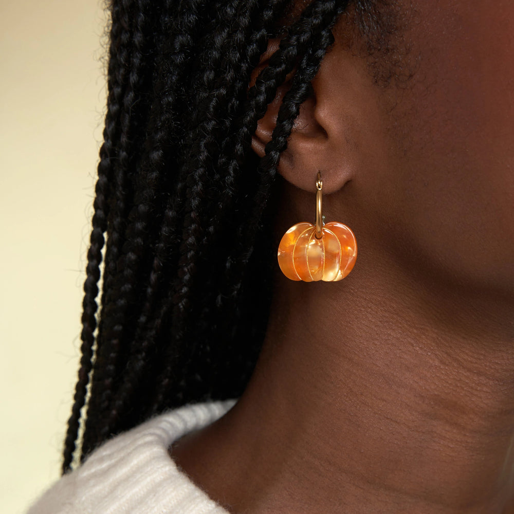 Coucou Suzette Naušnice Pumpkin - na uhu modela