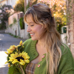 Coucou Suzette Set češljića za kosu Sunflower - 2 kom - na modelu, u ambijentu