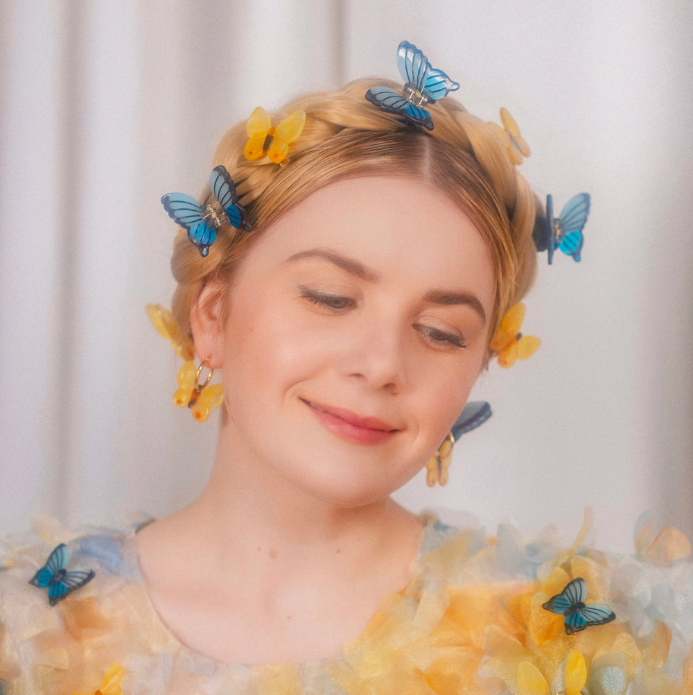 Coucou Suzette Španga za kosu Yellow Butterfly - na modelu
