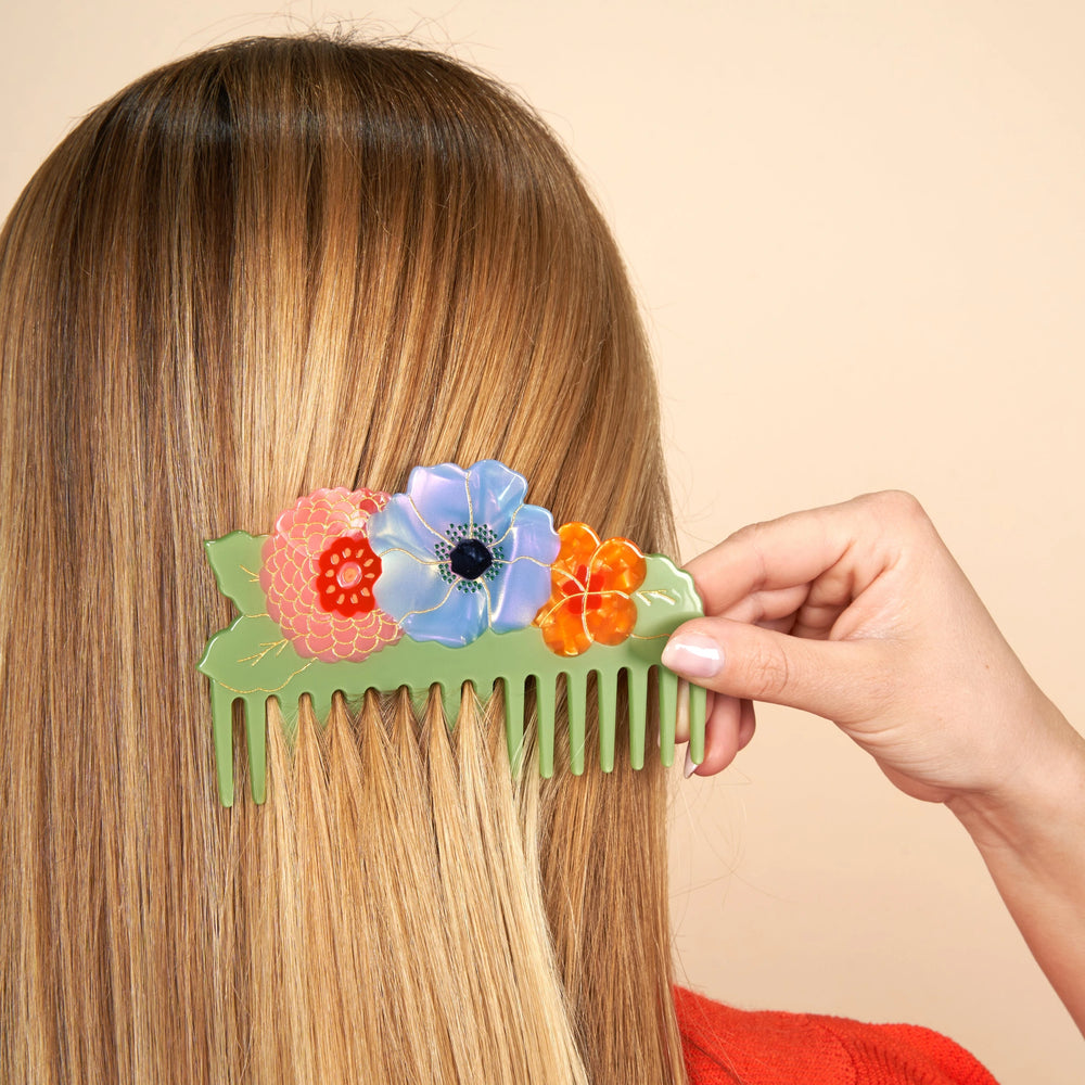 Češalj za kosu Flower Bouquet - u ruci