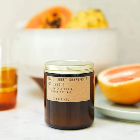 P.F. Candle Co. Mirisna svijeća Sweet Grapefruit (204 g)