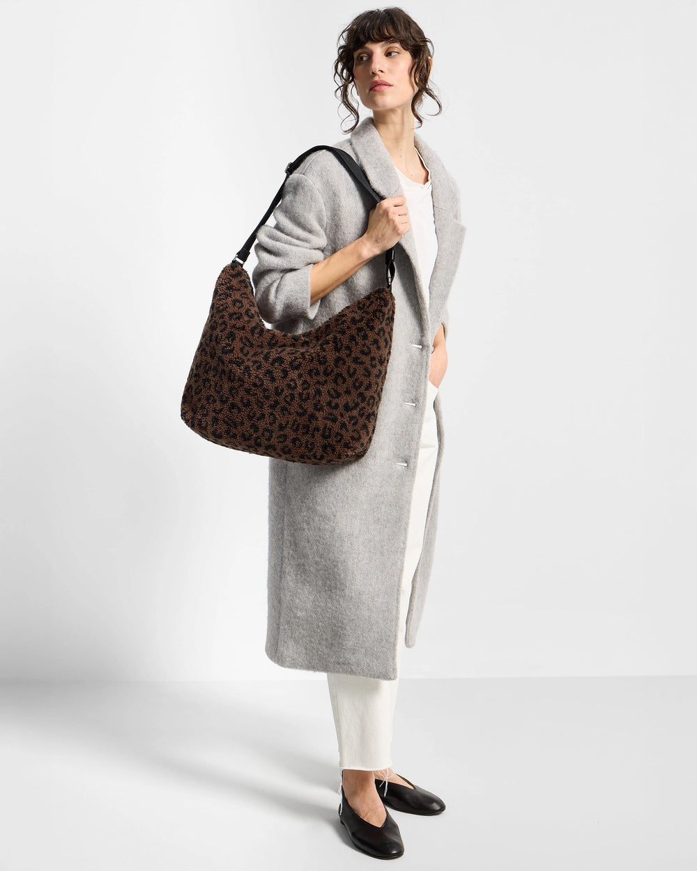 Wouf Hobo torba Romy - na modelu