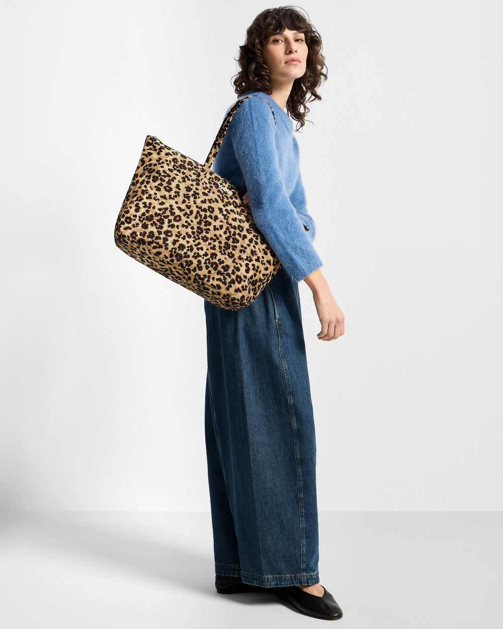 Shopper bag Feline on a model