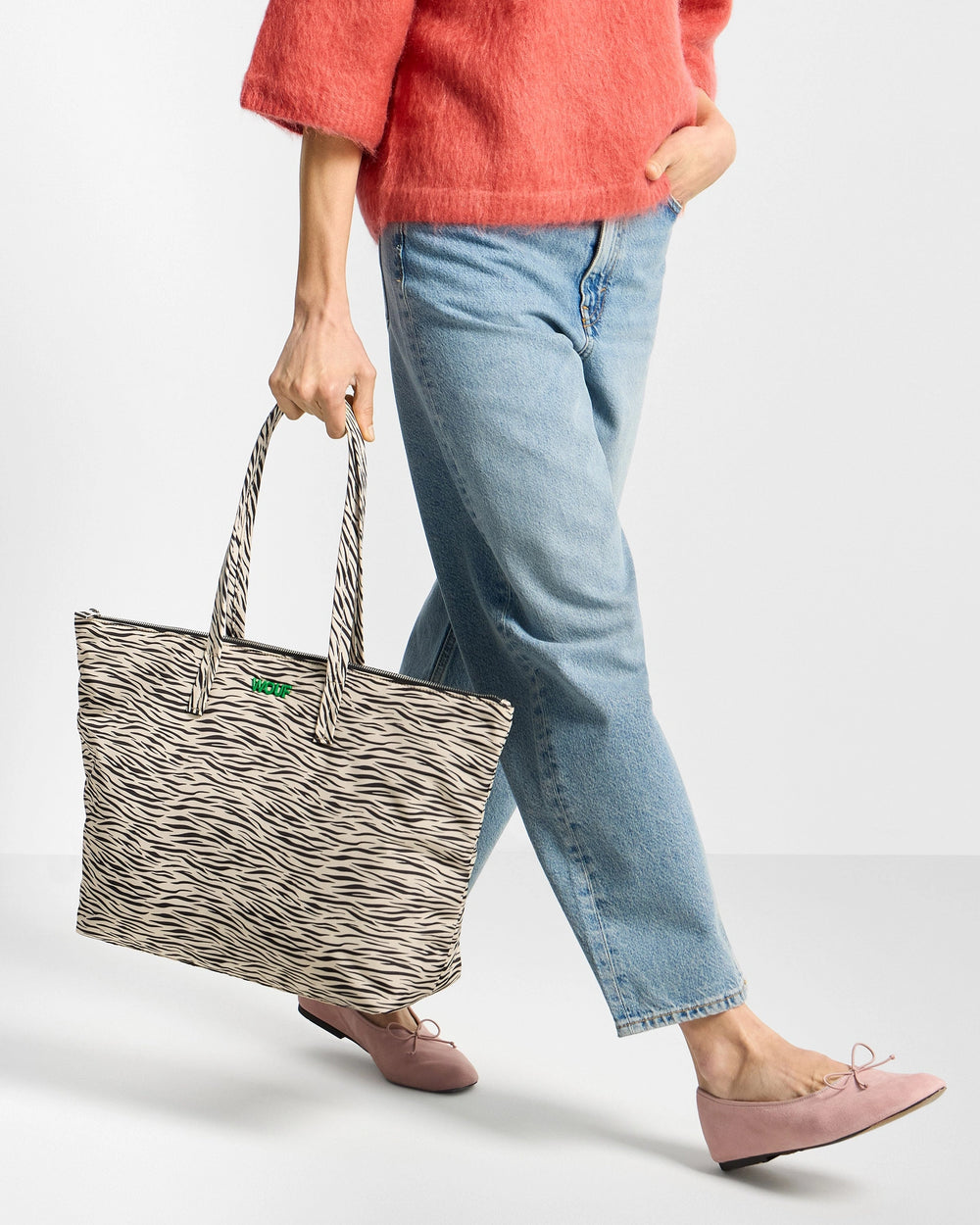 Shopper bag Zebra Hit on a model
