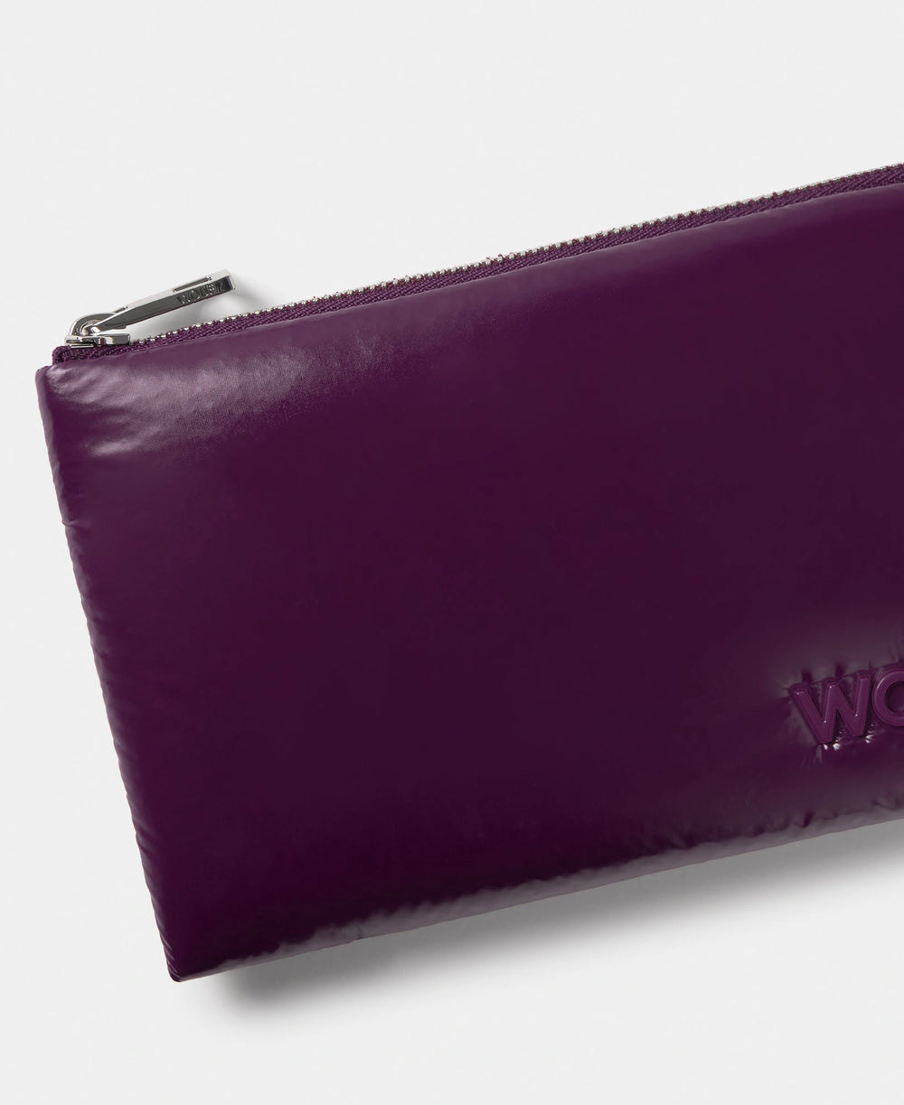 Tanki neseser Plum na modelu