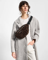 Wouf Torbica oko struka Romy - na modelu